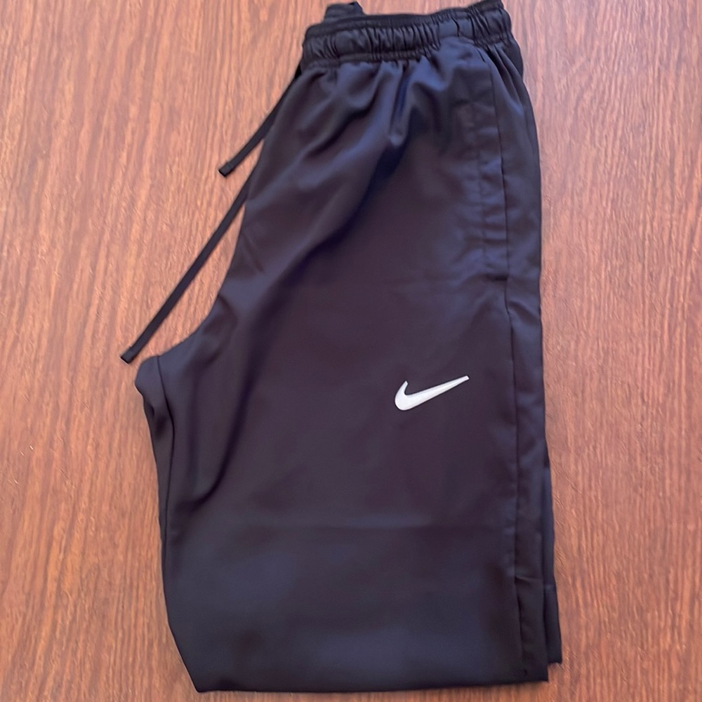 Nike dry fit jogger. Men’s small